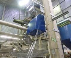 Extraction system for edge strip